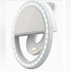 Clip-on LED selfie ring & USB cord